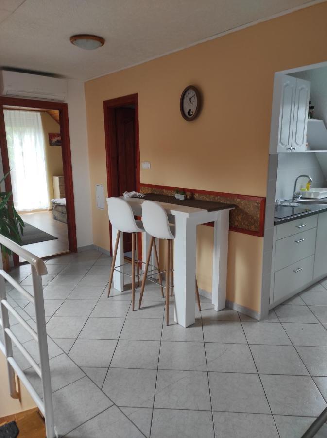 Dorina Apartman ซาลาคาโรส ภายนอก รูปภาพ