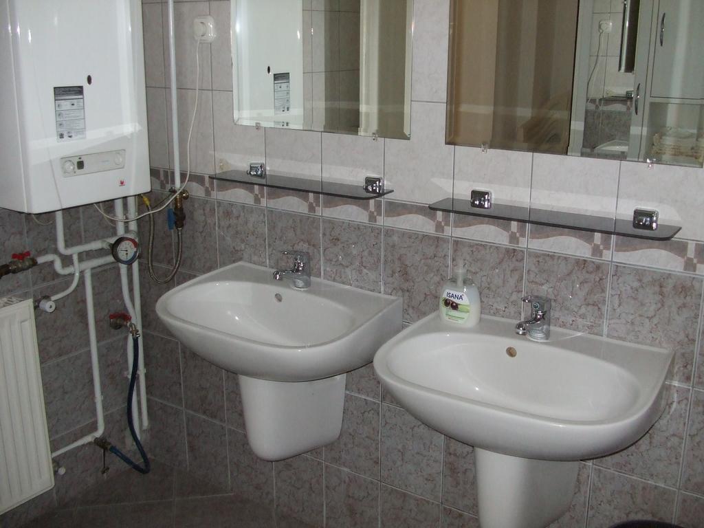 Dorina Apartman ซาลาคาโรส ภายนอก รูปภาพ